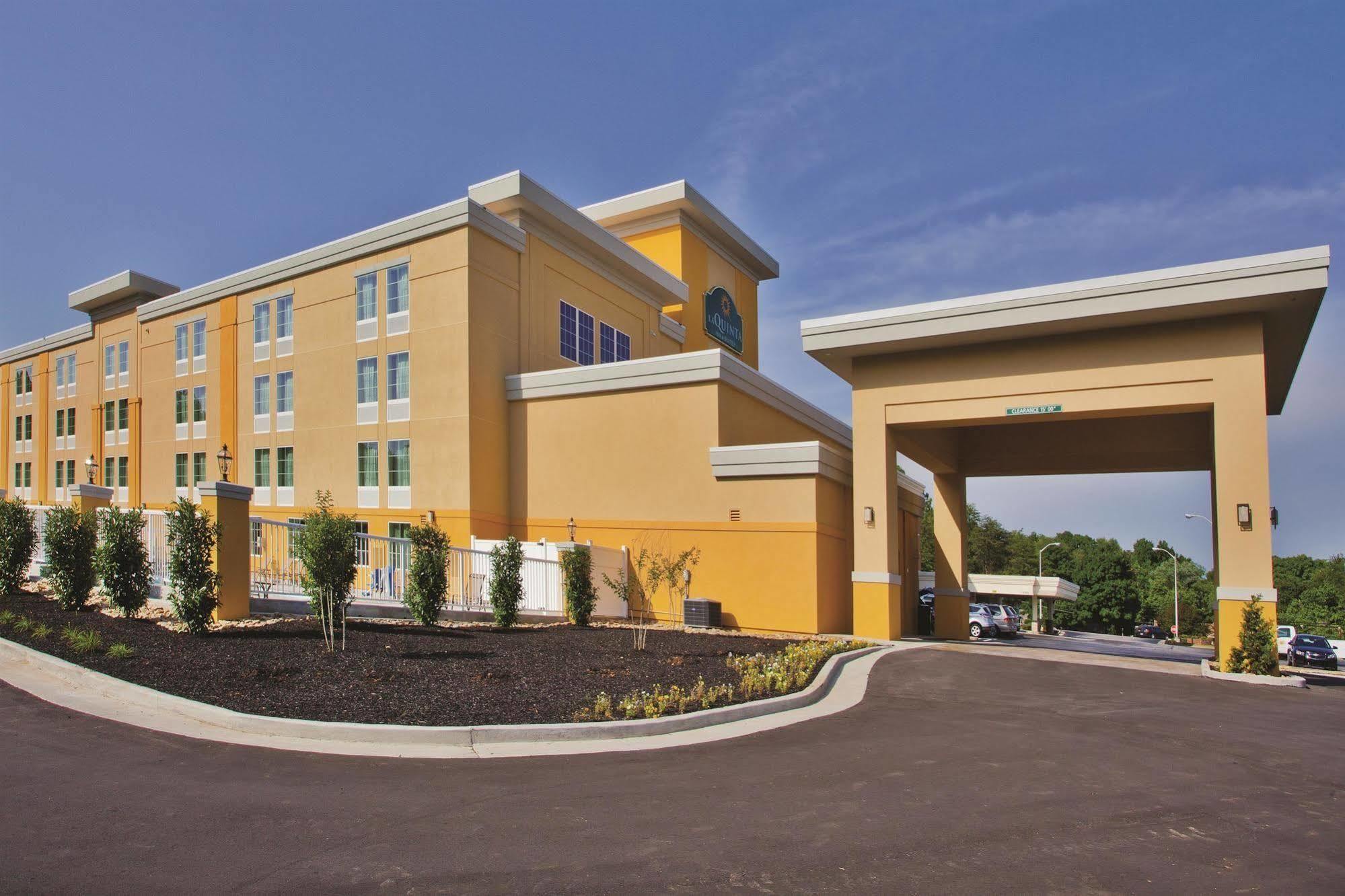 La Quinta By Wyndham Knoxville Central Papermill Exterior photo